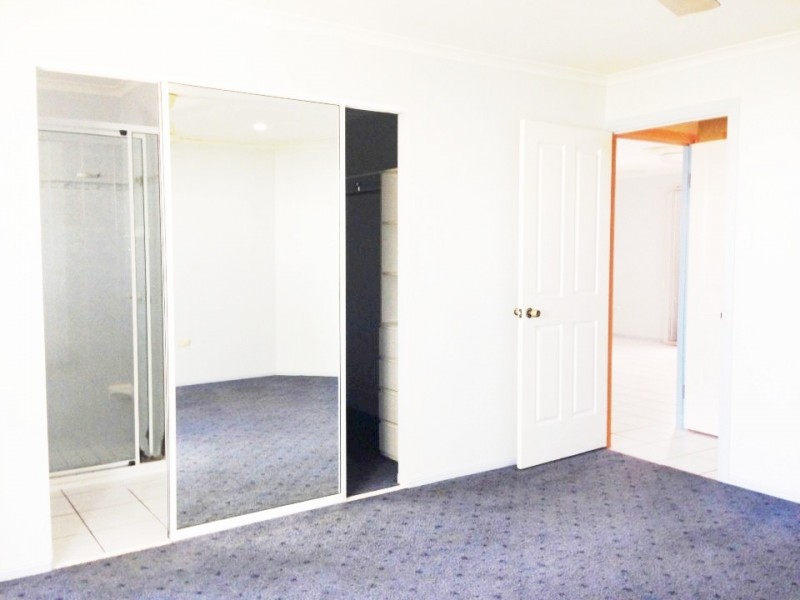 26 Lochmaben Court, Beaconsfield QLD 4740