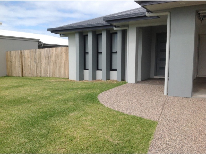 11 Ashton Place, Ooralea QLD 4740