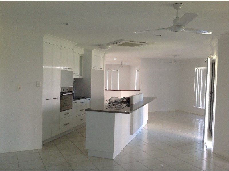 11 Ashton Place, Ooralea QLD 4740