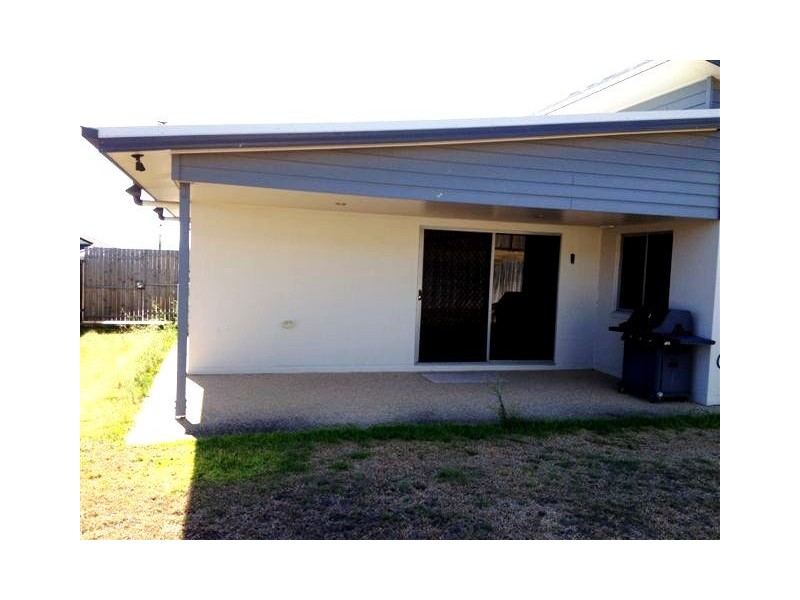 10 Crestview Crescent, Bucasia QLD 4750