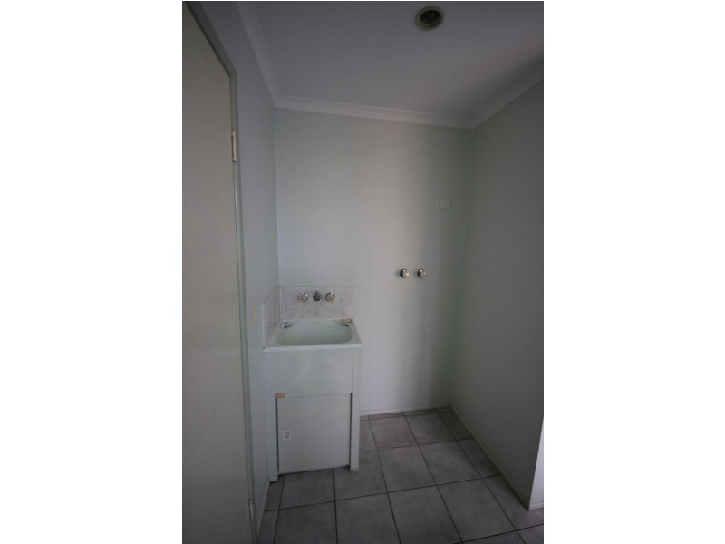 2/454 Bridge Road, West Mackay QLD 4740