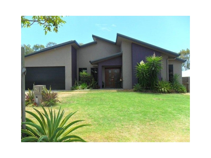24 Kinghorn Street, Eimeo QLD 4740