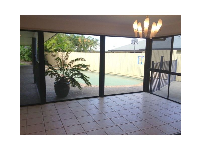 4 Kensington Court, Glenella QLD 4740