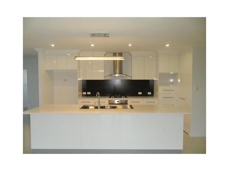 14 Makybe Diva Drive, Ooralea QLD 4740