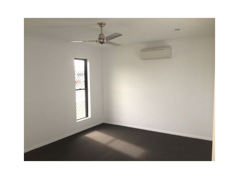 14 Makybe Diva Drive, Ooralea QLD 4740