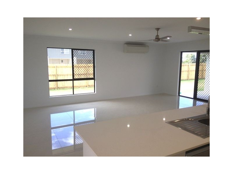 14 Makybe Diva Drive, Ooralea QLD 4740