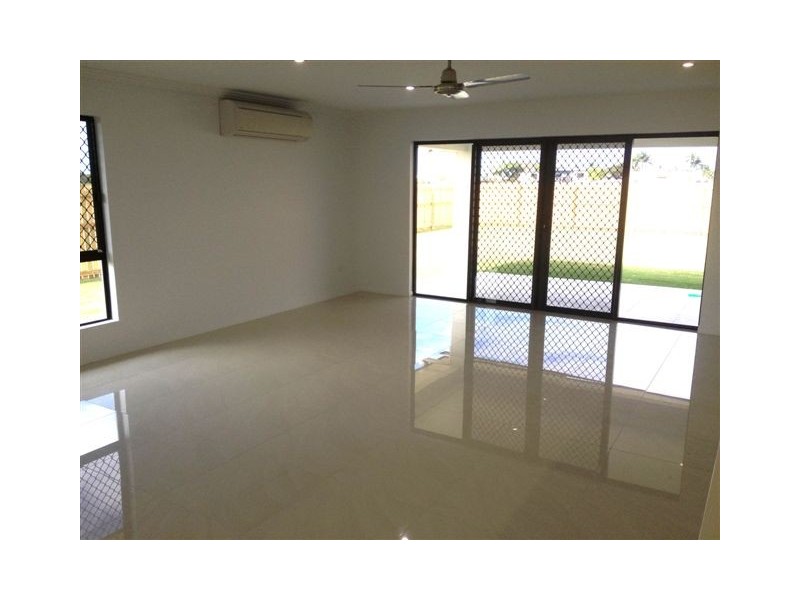 14 Makybe Diva Drive, Ooralea QLD 4740