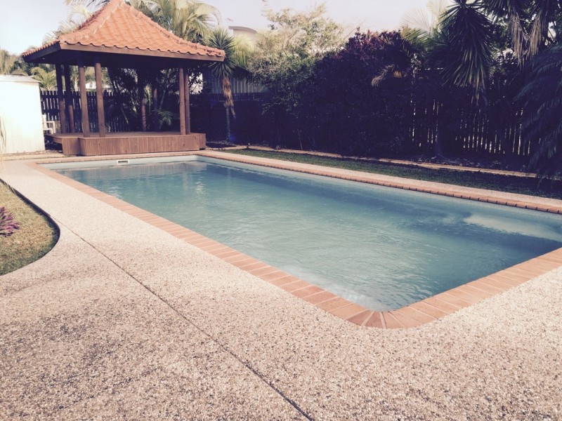 2 Centennial Dve, Glenella QLD 4740