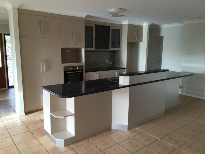 2 Centennial Dve, Glenella QLD 4740