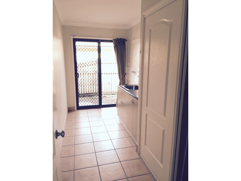 2 Centennial Dve, Glenella QLD 4740