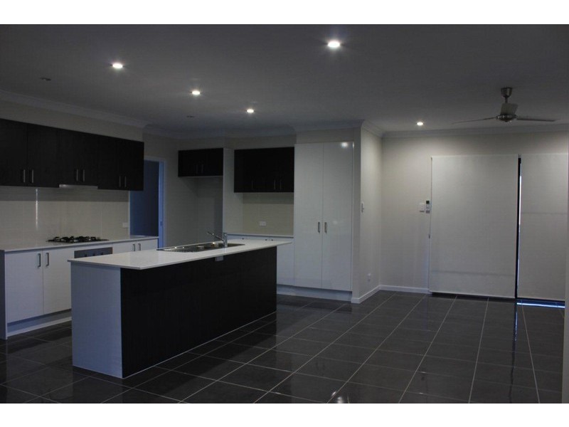 30 Kerrisdale Crescent, Beaconsfield QLD 4740