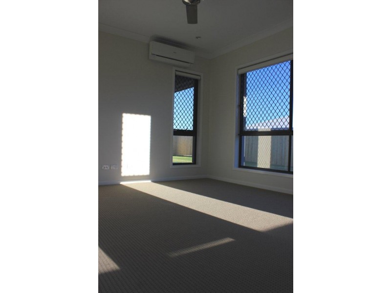 30 Kerrisdale Crescent, Beaconsfield QLD 4740
