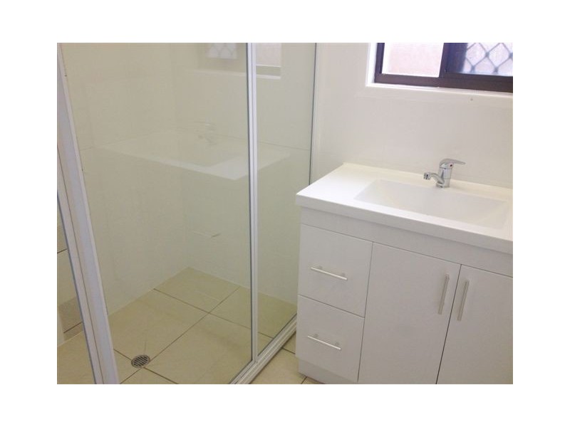 75A Pioneer Street, Glenella QLD 4740