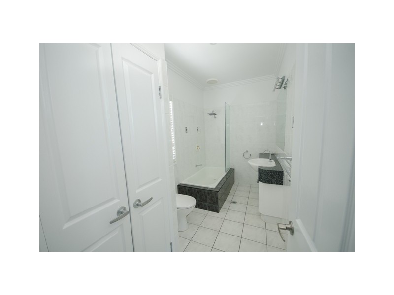 9 Clearvista Crescent, Mount Pleasant QLD 4740