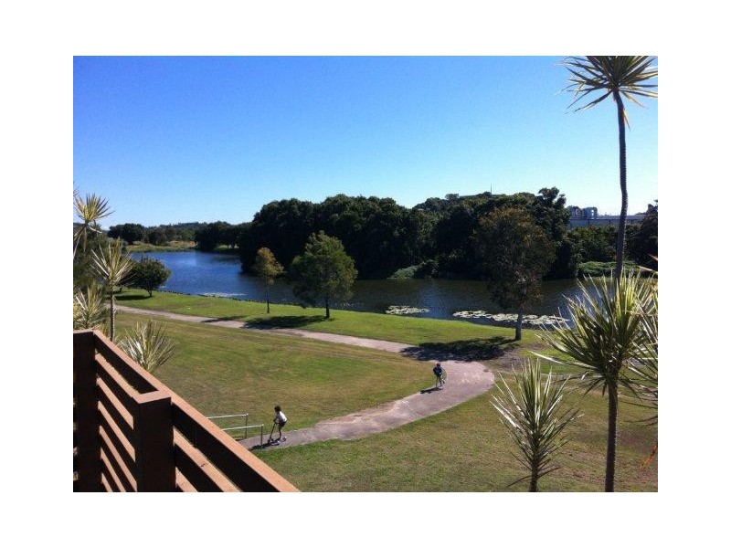 1/4 Whistler Way, Mount Pleasant QLD 4740