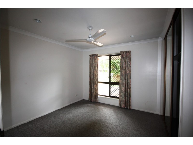 4 Dapplewood Close, Andergrove QLD 4740