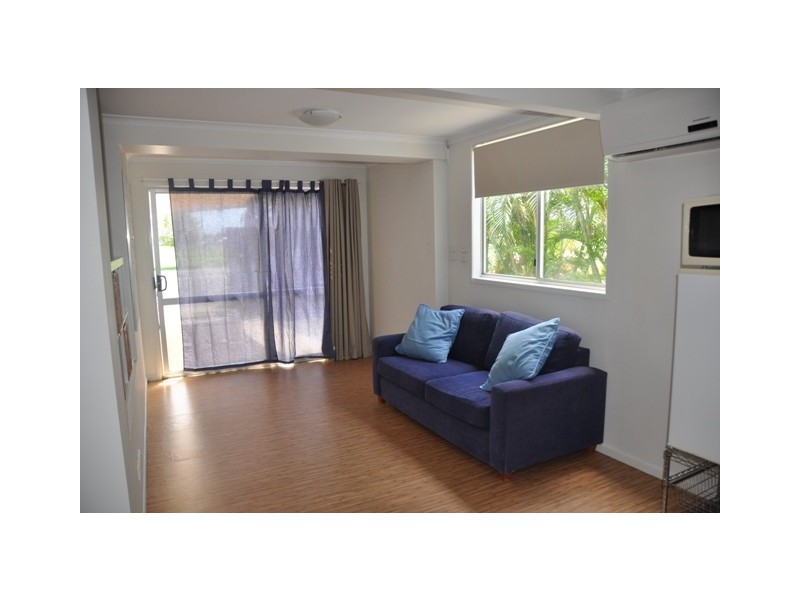 1/235 Bridge Road, South Mackay QLD 4740