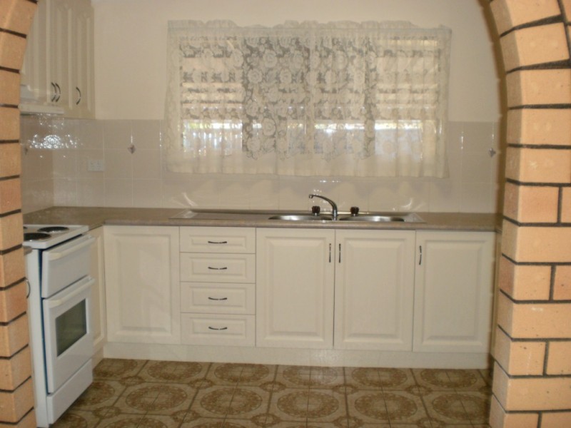 8 Phillip Street, Mount Pleasant QLD 4740