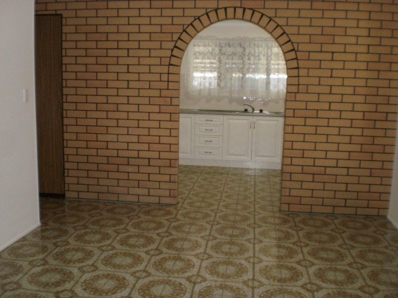 8 Phillip Street, Mount Pleasant QLD 4740