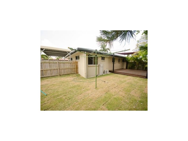 1/4 Old Shoal Point Road, Bucasia QLD 4750