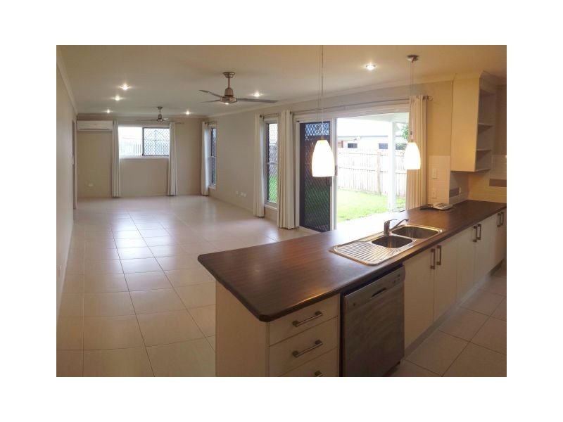 7 Sonoran Street, Rural View QLD 4740