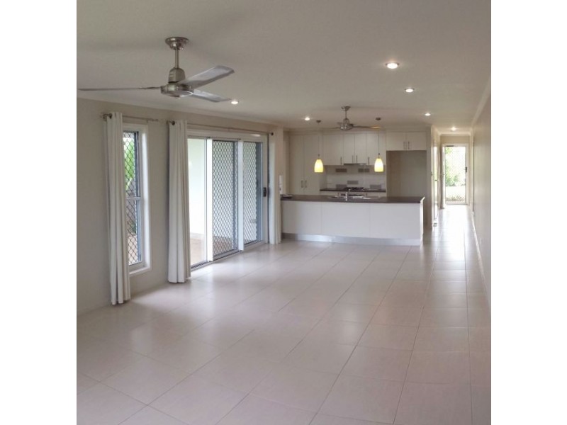 7 Sonoran Street, Rural View QLD 4740