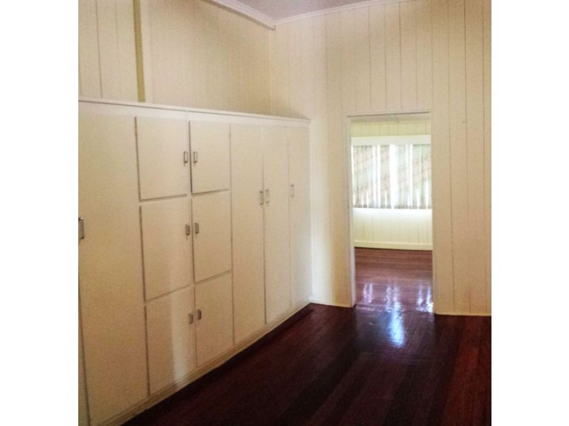 4 Pratt Street, South Mackay QLD 4740