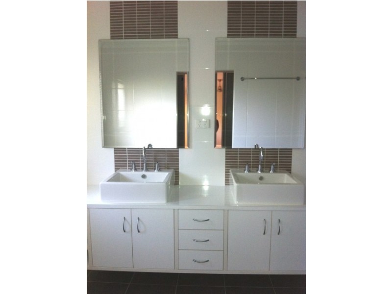 45 Victor Avenue, Glenella QLD 4740