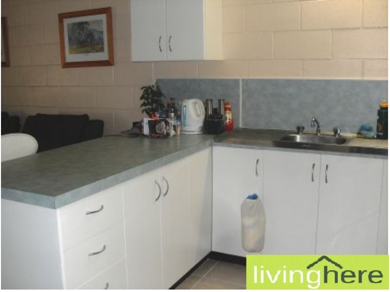 2/4 East Gordon Street, Mackay QLD 4740