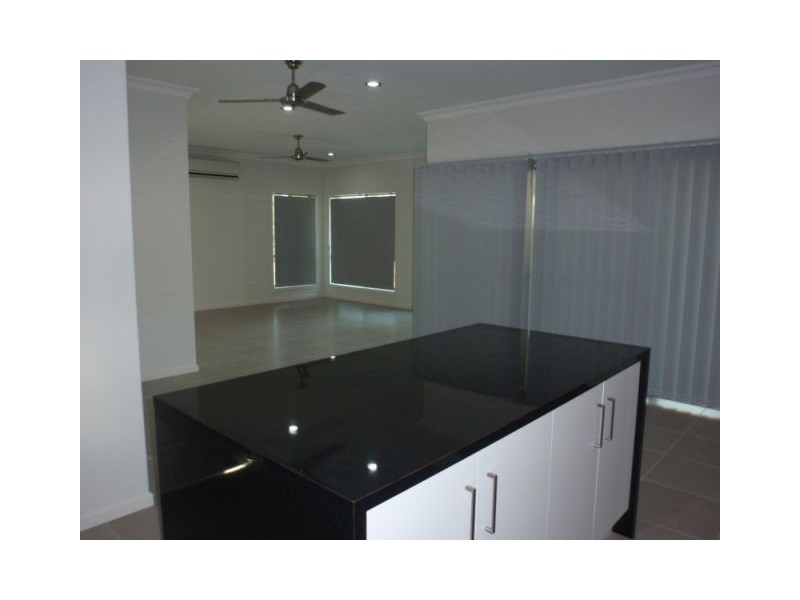 87 Village Circuit, Eimeo QLD 4740