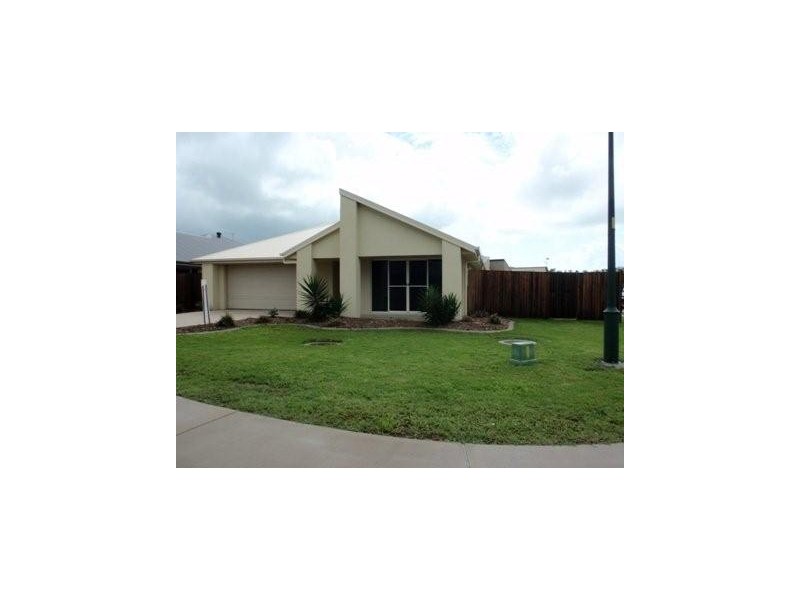 5 Whitehaven Drive, Blacks Beach QLD 4740