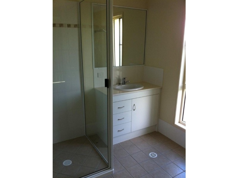 5 Whitehaven Drive, Blacks Beach QLD 4740