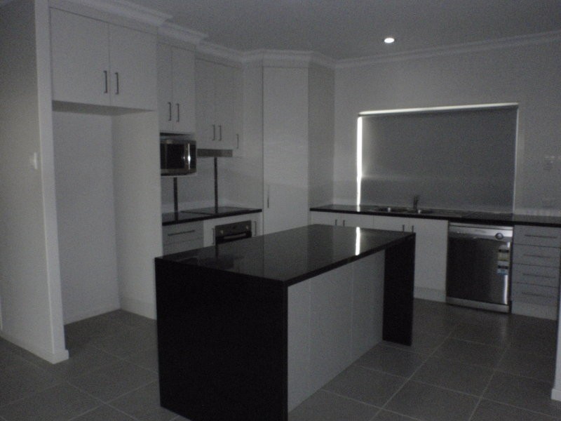 87 Village Circuit, Eimeo QLD 4740
