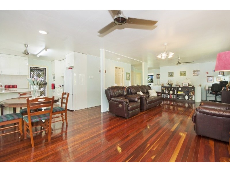 24 Lindeman Avenue, Slade Point QLD 4740