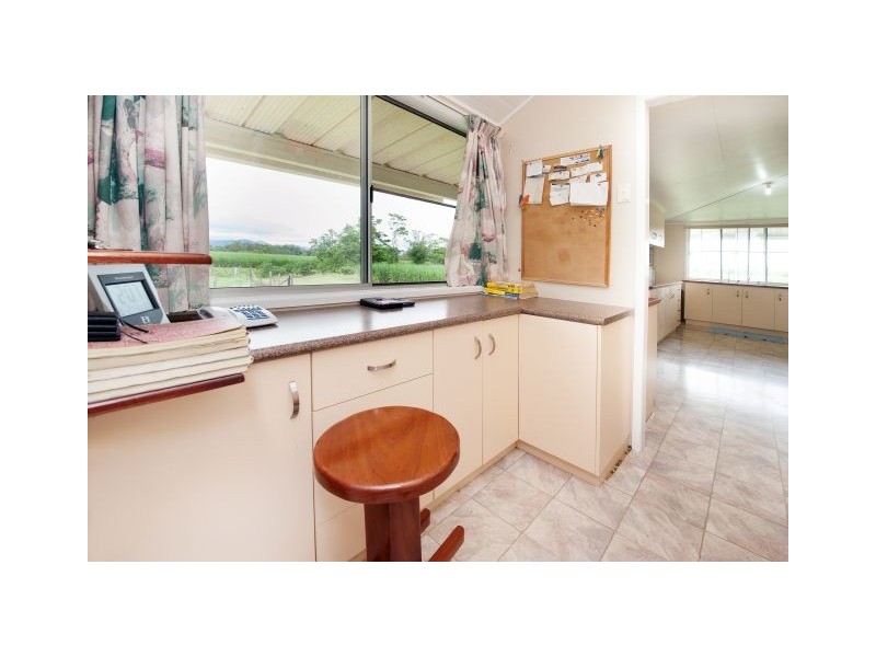 418 Lucas Paddock Road, Pinnacle QLD 4741