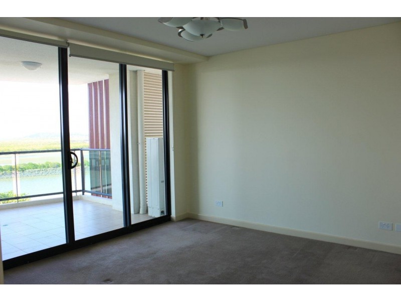 702/27 River Street “Crown Apartment”, Mackay QLD 4740