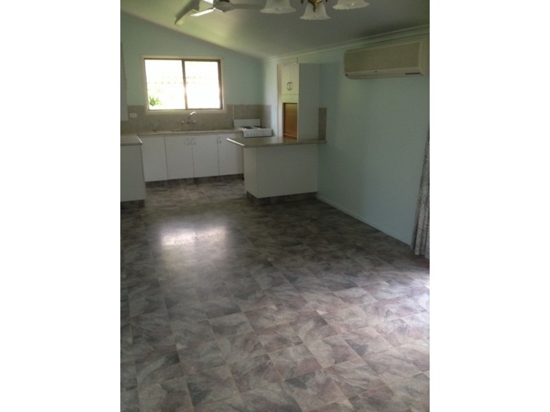 6 Bowman Street, West Mackay QLD 4740