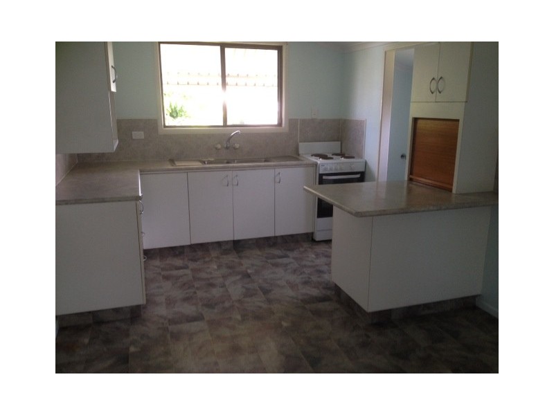 6 Bowman Street, West Mackay QLD 4740