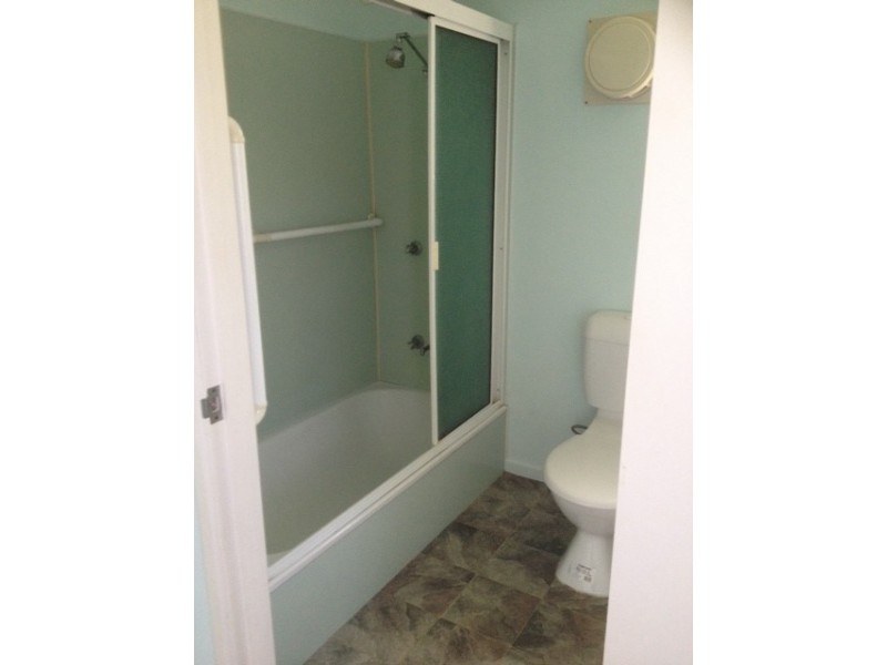 6 Bowman Street, West Mackay QLD 4740