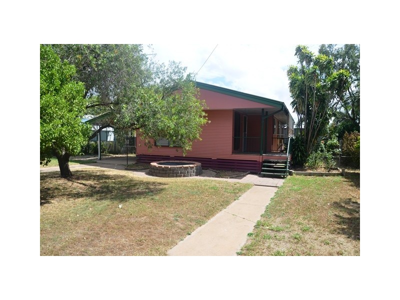 8 Cook Court, Moranbah QLD 4744