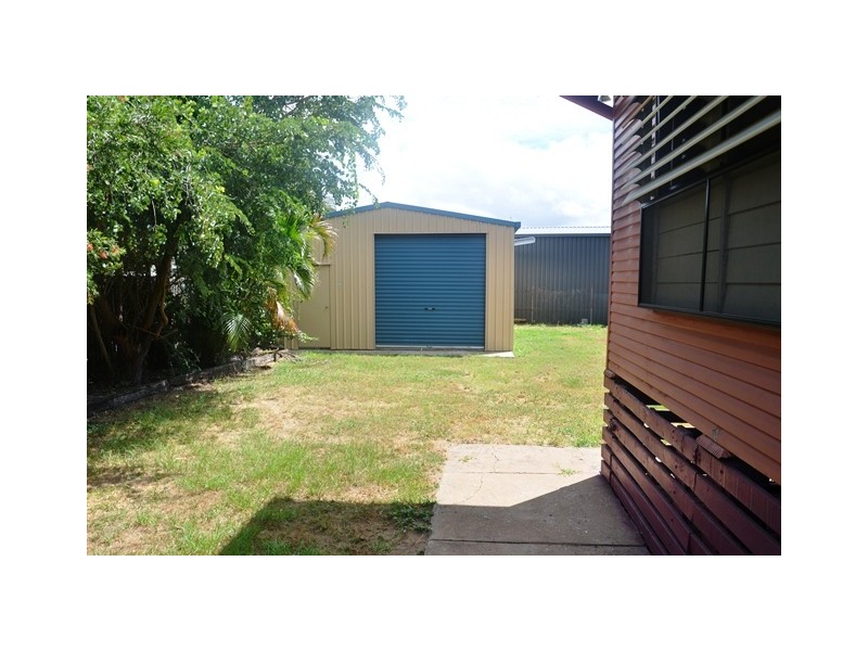 8 Cook Court, Moranbah QLD 4744