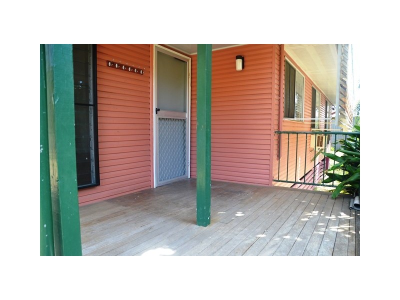 8 Cook Court, Moranbah QLD 4744