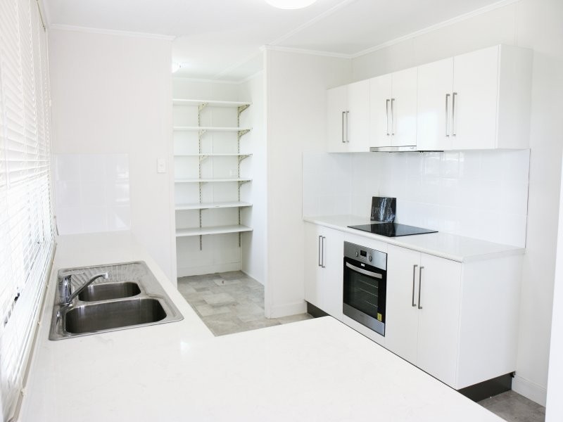 20 Davey Street, Glenella QLD 4740