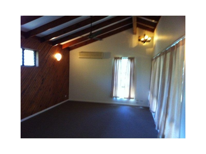 8 Jason Street, Andergrove QLD 4740