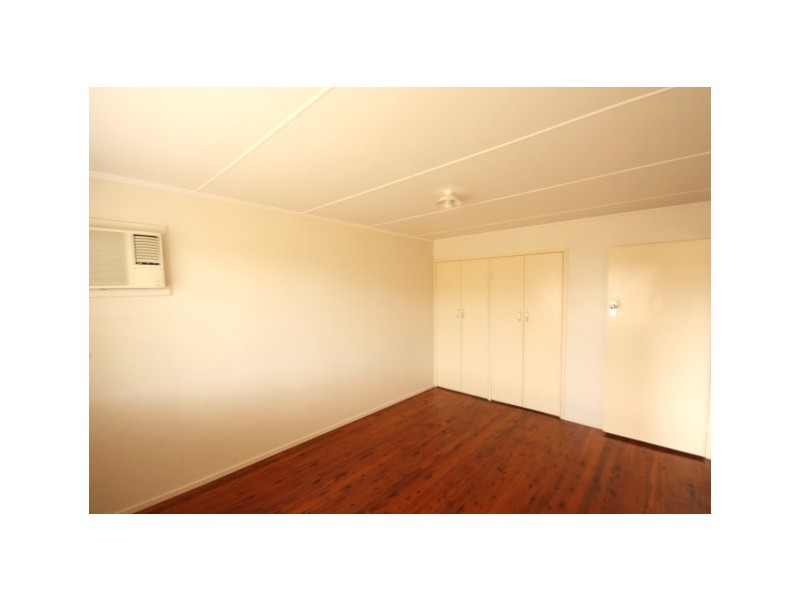 27 Shannon Crescent, Dysart QLD 4745