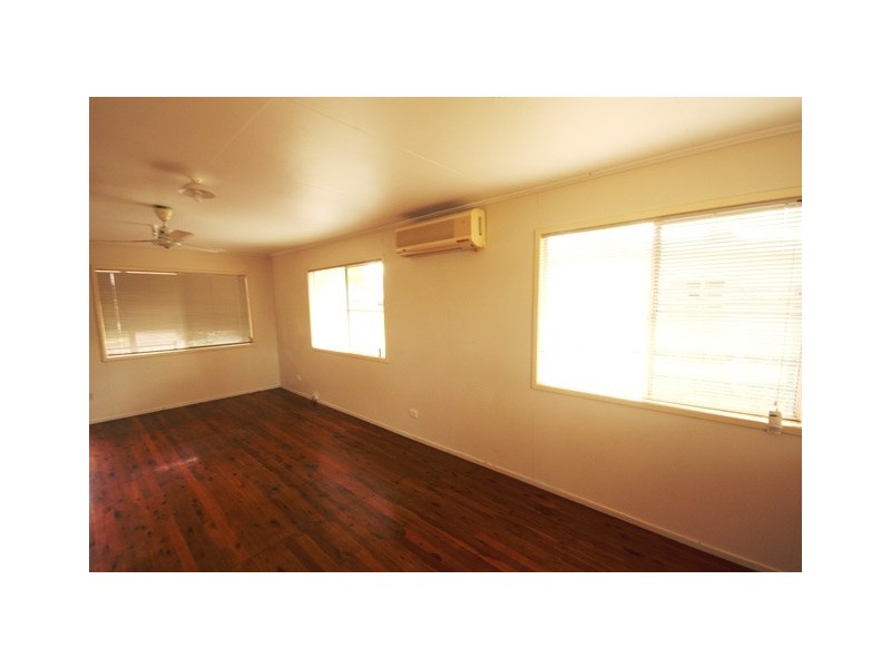 27 Shannon Crescent, Dysart QLD 4745