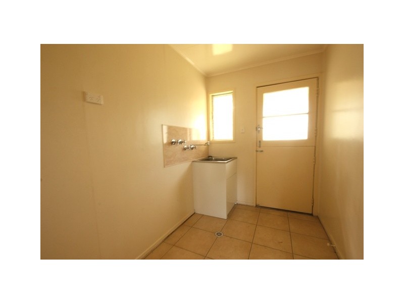 27 Shannon Crescent, Dysart QLD 4745