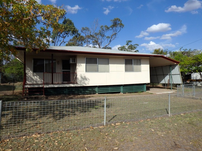 27 Shannon Crescent, Dysart QLD 4745