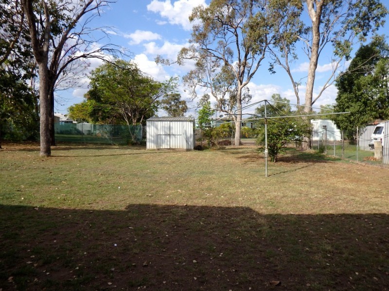 27 Shannon Crescent, Dysart QLD 4745