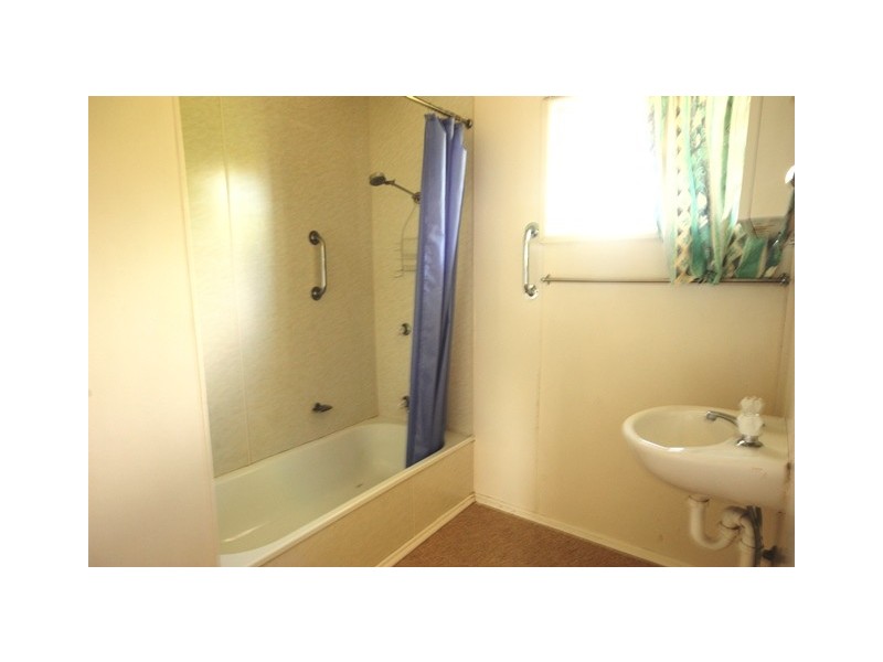 27 Beardmore Crescent, Dysart QLD 4745